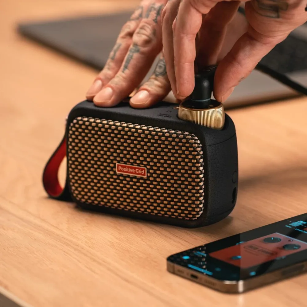 Original PositiveGrid spark go Ultra-portable Smart Guitar Amp & Bluetooth with 33 amps and 43 effects and pedals