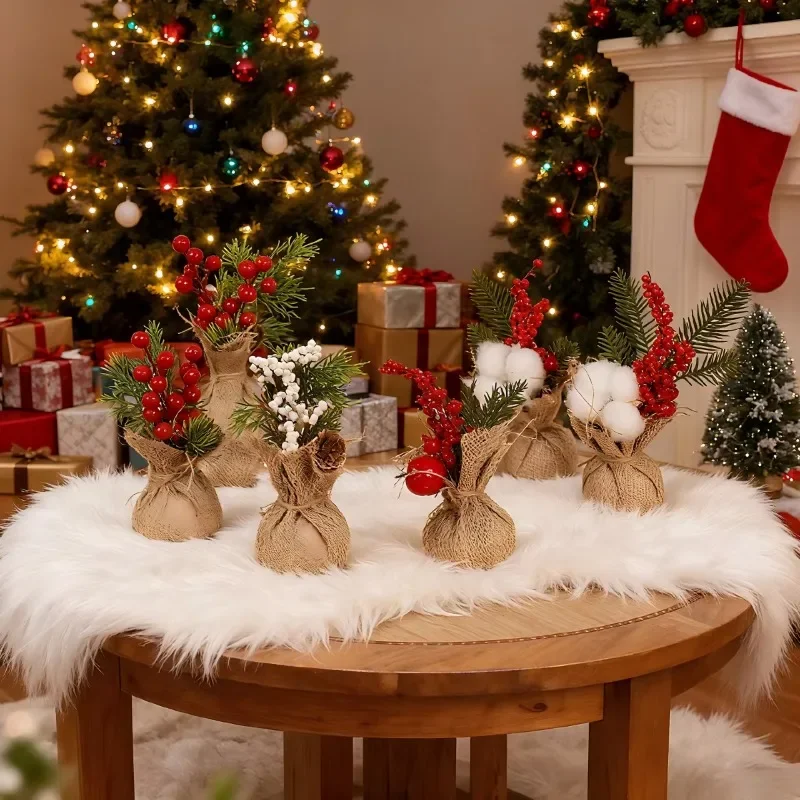Random 4Pcs Mini Christmas Tree Ornaments Pine Needles Red Berries Tabletop Decor for Christmas Party