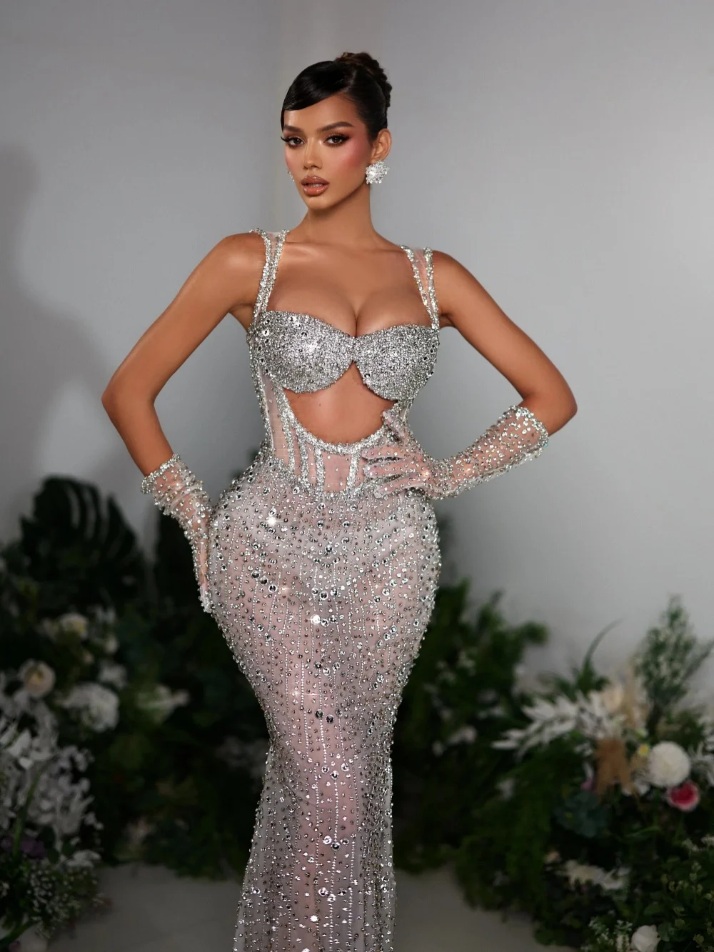 Abbagliante abito da sera a sirena in cristallo argento senza guanti Abito da cerimonia nuziale con illusione di lusso Abiti da ballo chic personalizzati