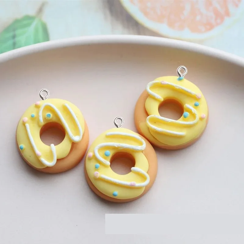 10 قطعة Kawaii اللون دونات الراتنج قلادة Crafts بها بنفسك الحرف لطيف الجوف القرط أساور المفاتيح ديكور الملابس والمجوهرات جعل حلقة سحرية