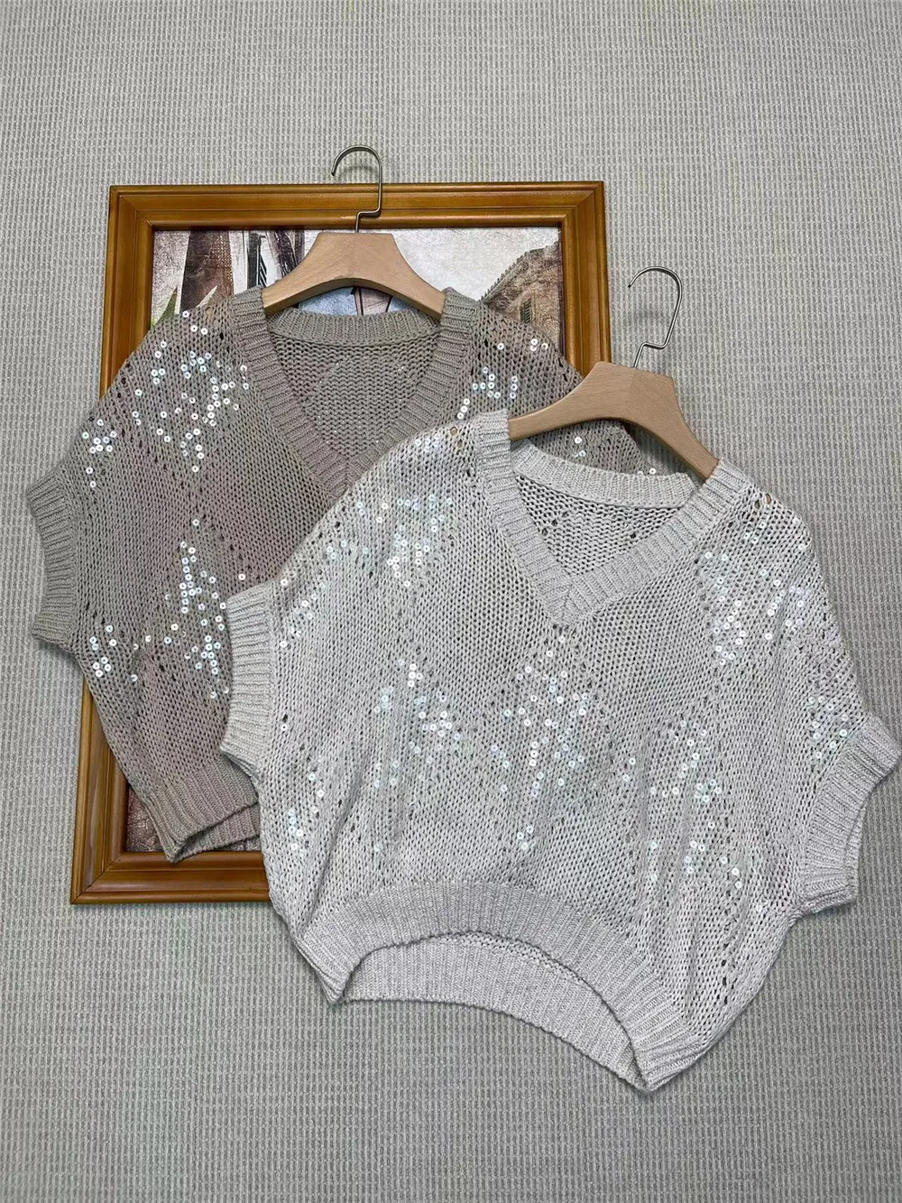 Women's Exquisite Sequins V-Neck Short Sleeve cotton linen Hollow Pullover Knitted Top