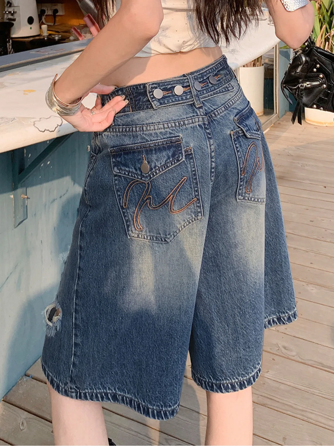 

Women High Waist Wide Leg Ripped Denim Bermuda Shorts Vintage Washed Distressed Culottes Capri Jean Shorts Y2K Streetwear Summer