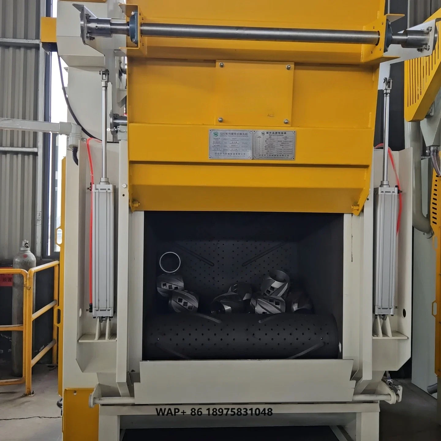 Small Tumble Type Belt Conveyor Shot Blasting Machine Metal Parts Cleaning Equipment 600 kg Load Capacity Engine Motor Gearbox