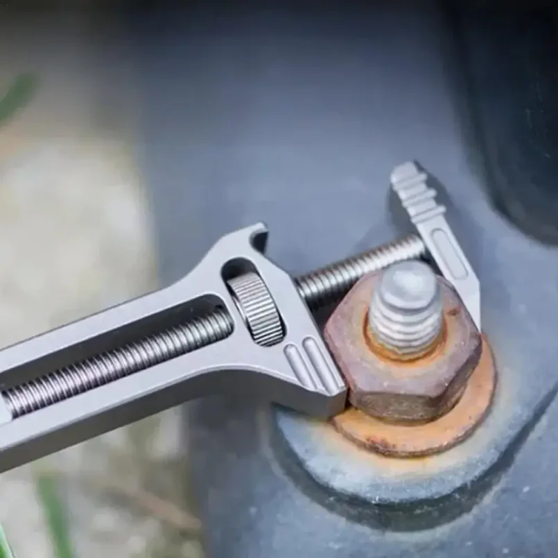 

Compact EDC Multi Tool Keychain Portable Pocket Multitool Cutter Screwdriver For Camping Survival Kits Tool