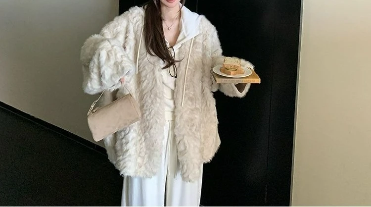 

2025 Autumn and Winter New Casual Fashion Versatile Lazy Loose Coat Women