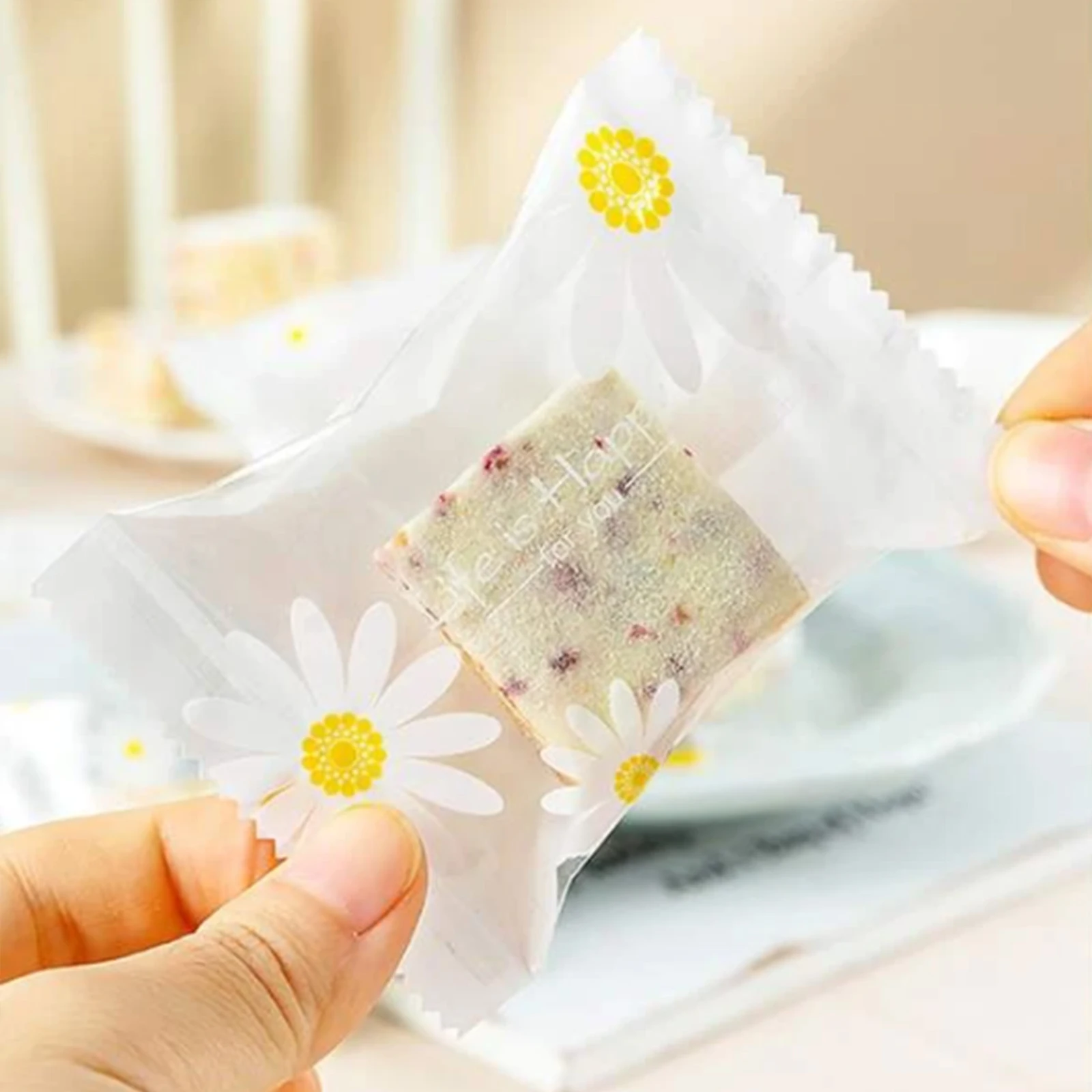 100pcs Little Daisy Hot Seal Bags For Candy Cookie Packaging Wedding Birthday Party Decoration Nougat Plastic Machine Sealed Bag