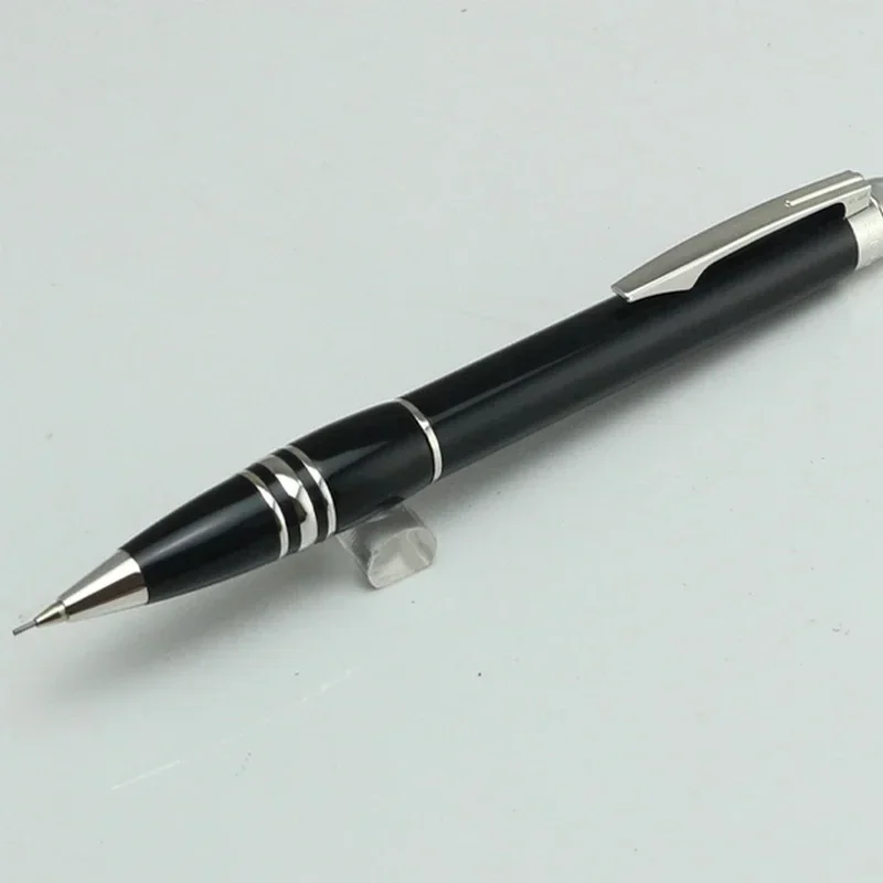 قلم رصاص ميكانيكي عالي الجودة MB من الراتنج الأسود مشبك ذهبي تصميم خاص أقلام كتابة معدنية على شكل رقعة الشطرنج سلسلة كلاسيكية