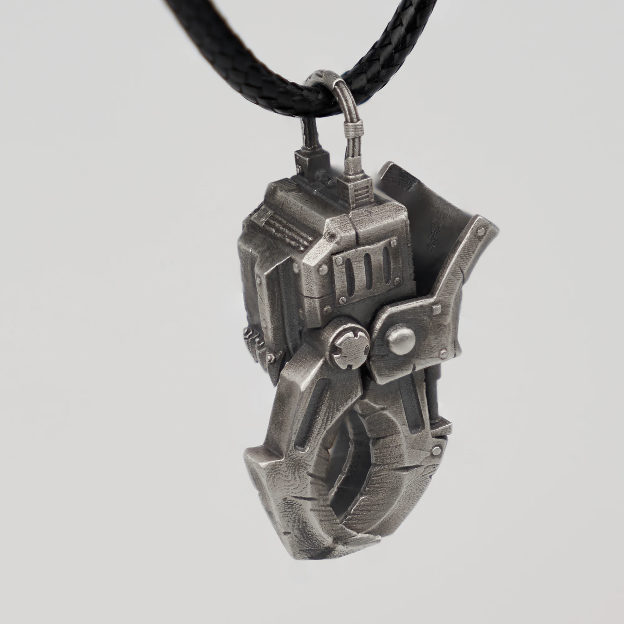 Starforged Star Forged Warhammer 40K, Surrounding Brother's Giant Claw Killing Claw Silver Jewelry Necklace Pendant