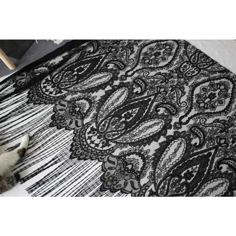 

Высококачественная ткань с кисточками шириной 1,3 метра, неэластичная, можно использовать для украшения края одежды и штор своими руками.