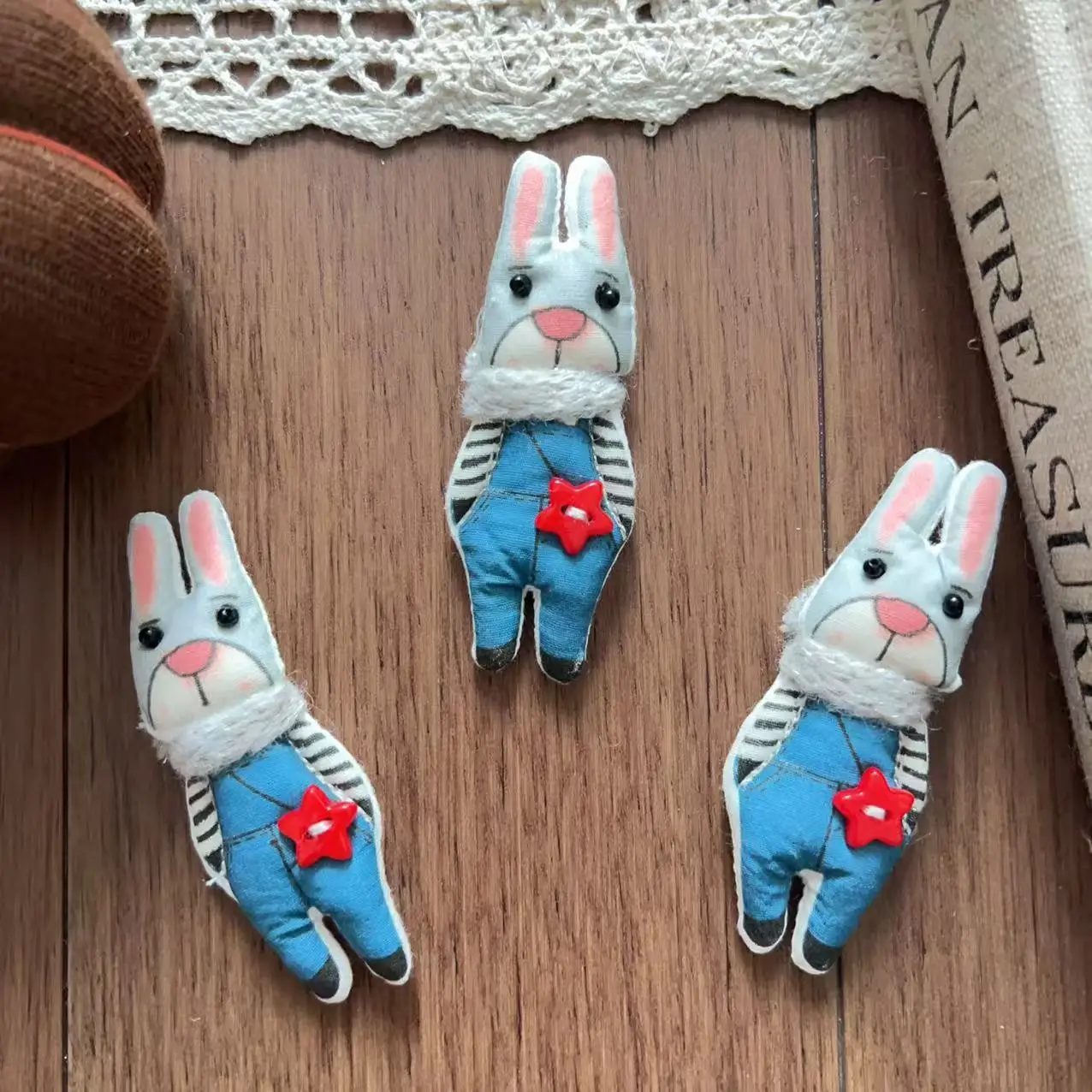 

Premium Fabric Cartoon Blue Rabbit Hair Brooch Pin Plush Doll DIY for Shoes Hats Socks Clothing Trim