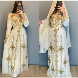 Abito formale africano bianco floreale Abaya Dubai camicia lunga marocchina con perline formali da donna