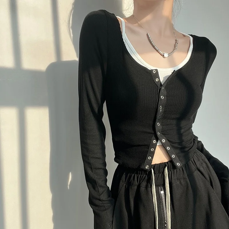 كارديجان قصير محبوك بألوان متباينة للنساء، بلوزة ضيقة مكشوفة البطن مع حزام، طقم من قطعتين بأسلوب الشارع، أكمام طويلة للربيع