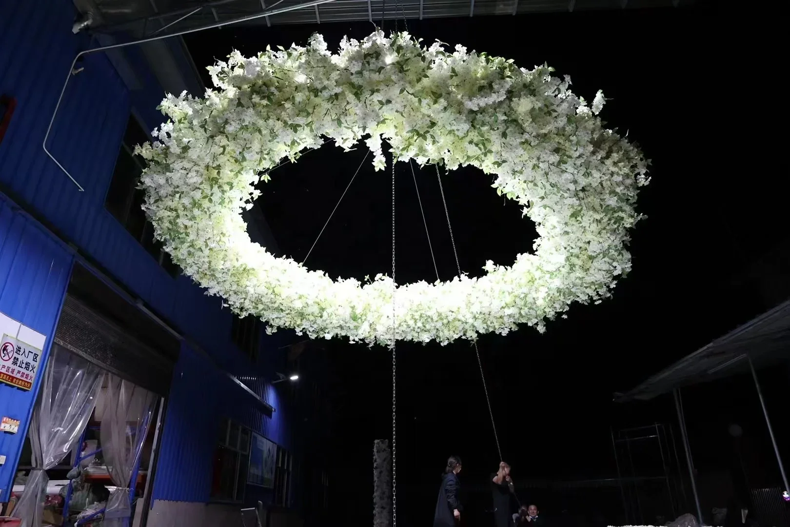 Party Wedding Luxury Ornaments Wedding Ceiling Curtains Decoration Artificial Flowers White Wisteria Rolled Up Flower Wall