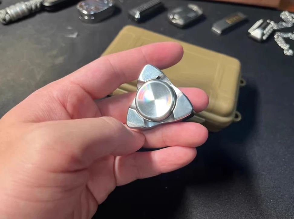 EDC gros chien acier polissage spinner doigt gyroscope jouets de décompression