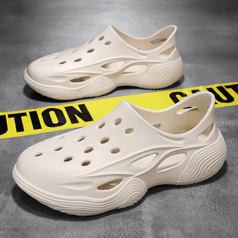 

2026 Summer New Men's Sandals Anti slip Beach Hole Shoes Thick Sole Sports Sandals Outdoor Muller Shoes Garden Shoes