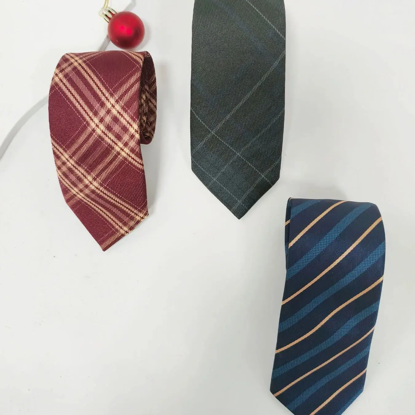 

Многоцветный галстук унисекс ручной работы в полоску, классический стиль, универсальный, незаменимый для спины в школу, многоцветный галстук с ручной завязкой можно порвать с униформой, можно подарить в подарок, можно носить на Хэллоуин.