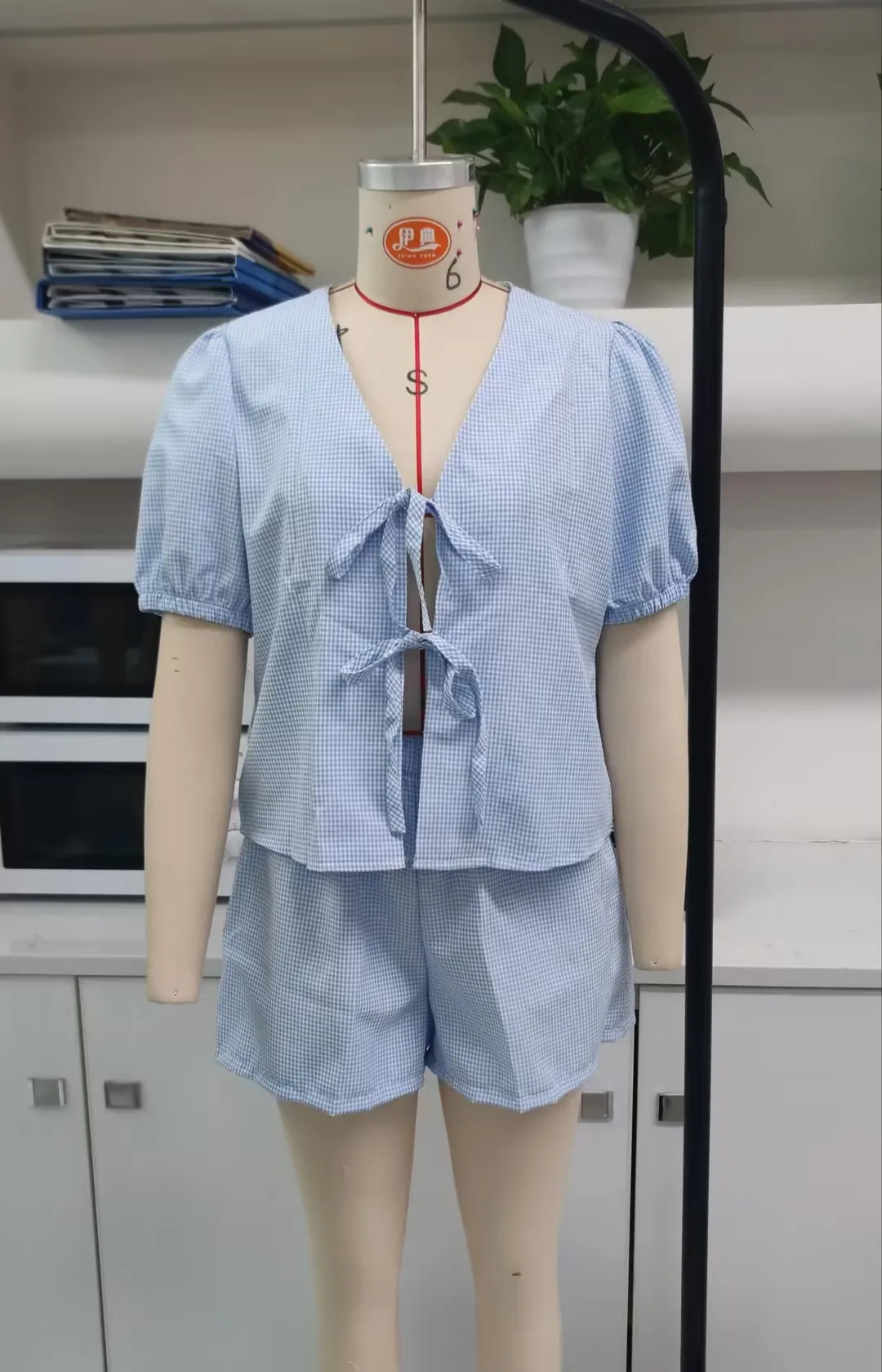 

Women's Two Piece Summer Casual Outfit V Neck Puff Short Sleeve Front Tie-Up Plaid Crop Top Shorts Set Loungewear Pajama Suit