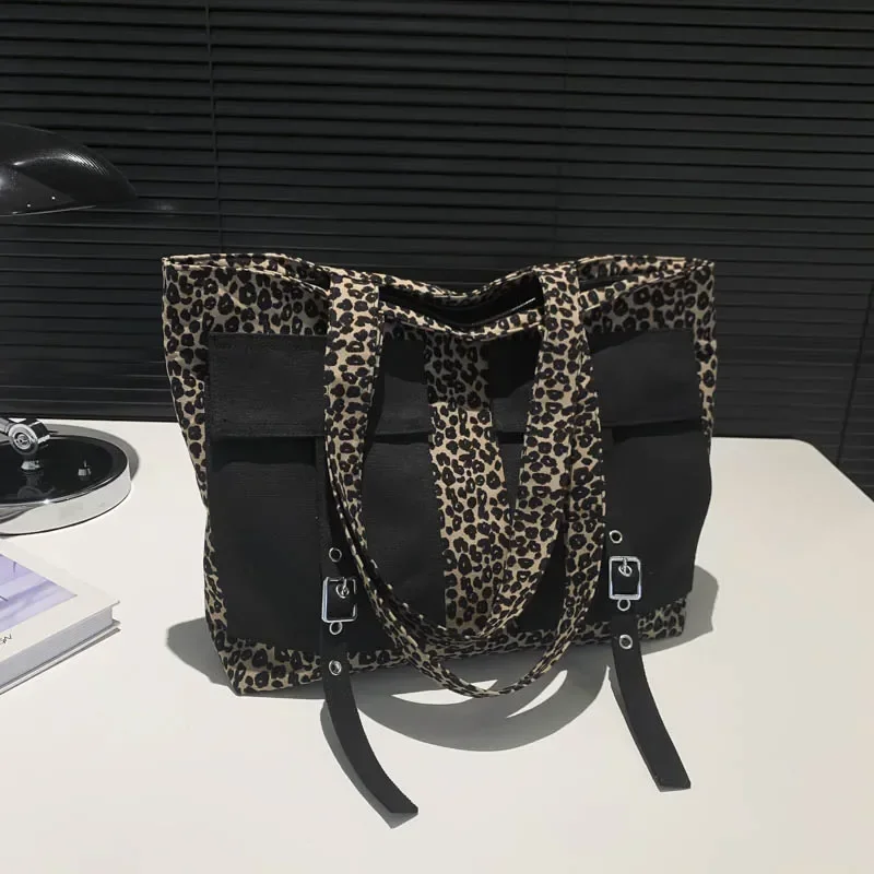 Bolsas de ombro versáteis casuais para mulheres, bolsas com zíper, lona leopardo, grande capacidade, linha de costura, venda quente, 2024