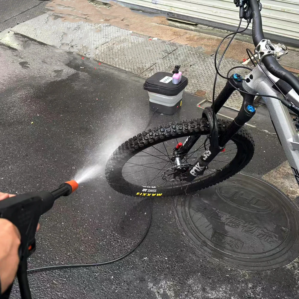 High-pressure cleaning machine 12 liters large capacity folding water tank USB charging for bicycle motorcycle cleaning