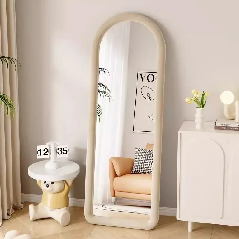 miroir-sur-pied-mural-pleine-longueur-pour-chambre-a-coucher-style-creme-design-moderne-pour-la-decoration-interieure