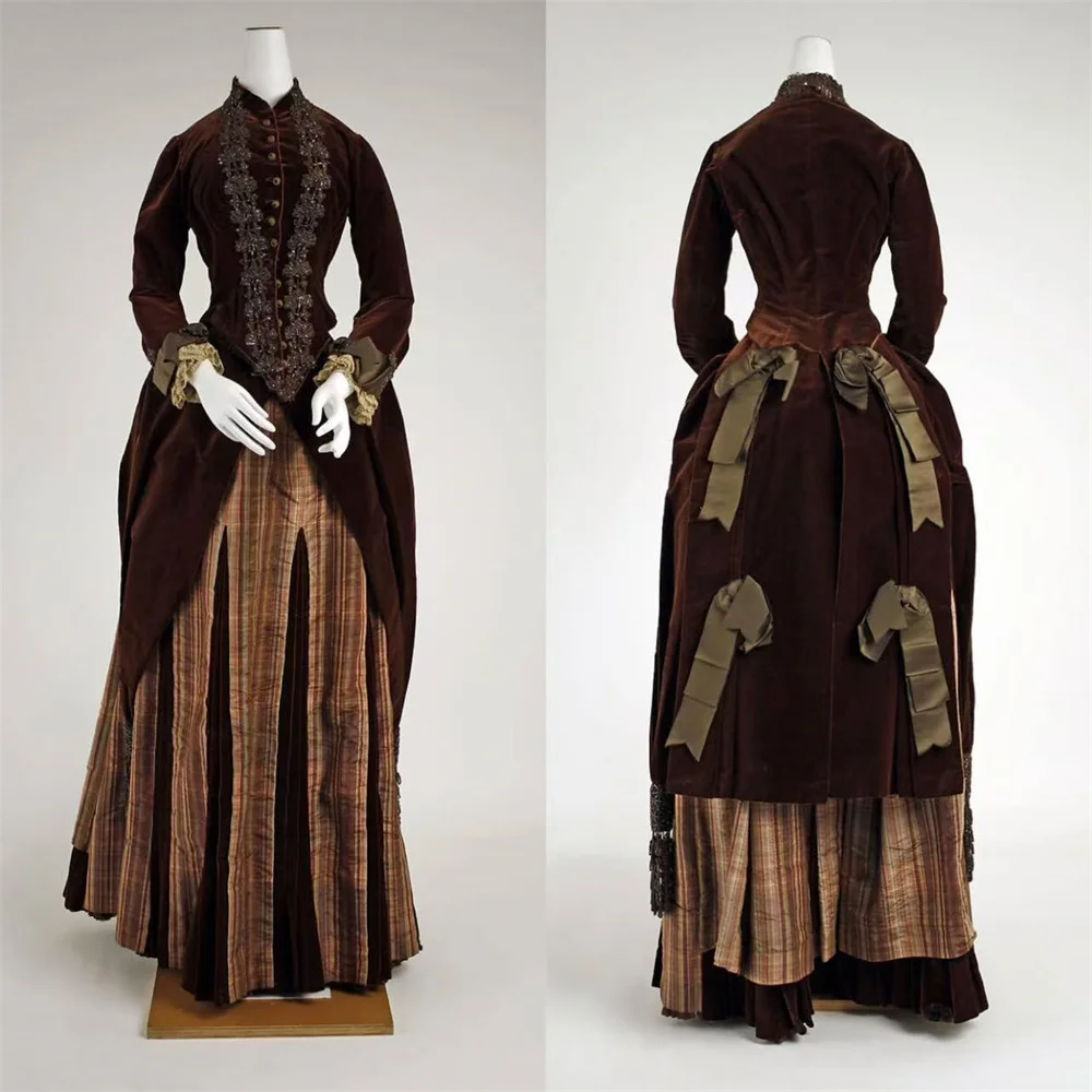 Historisches viktorianisches Vintage-Bustle-Walking-Dress aus dem 1876er-Jahre, Renaissance-Reenactment, Southern Belle Afternoon Ball Gown