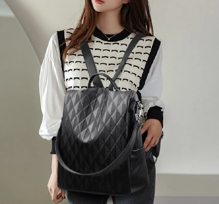 New Women's High Quality Diamond Lattice Leather Backpack Large Capacity Anti Theft Travel Shoulder Bags Ladies Crossbody Bag