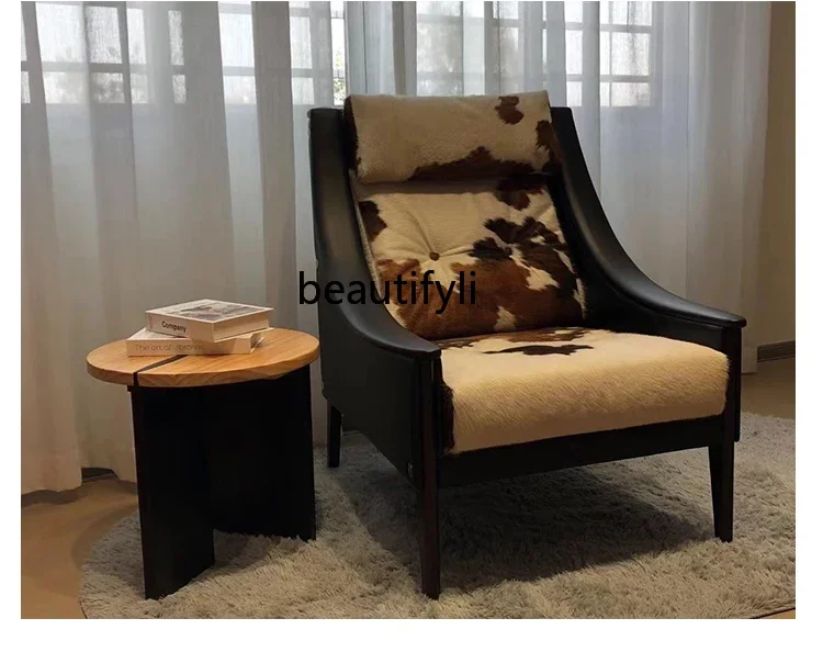 P Italian style, modern milk cowhide single armrest, reception model room leisure chair