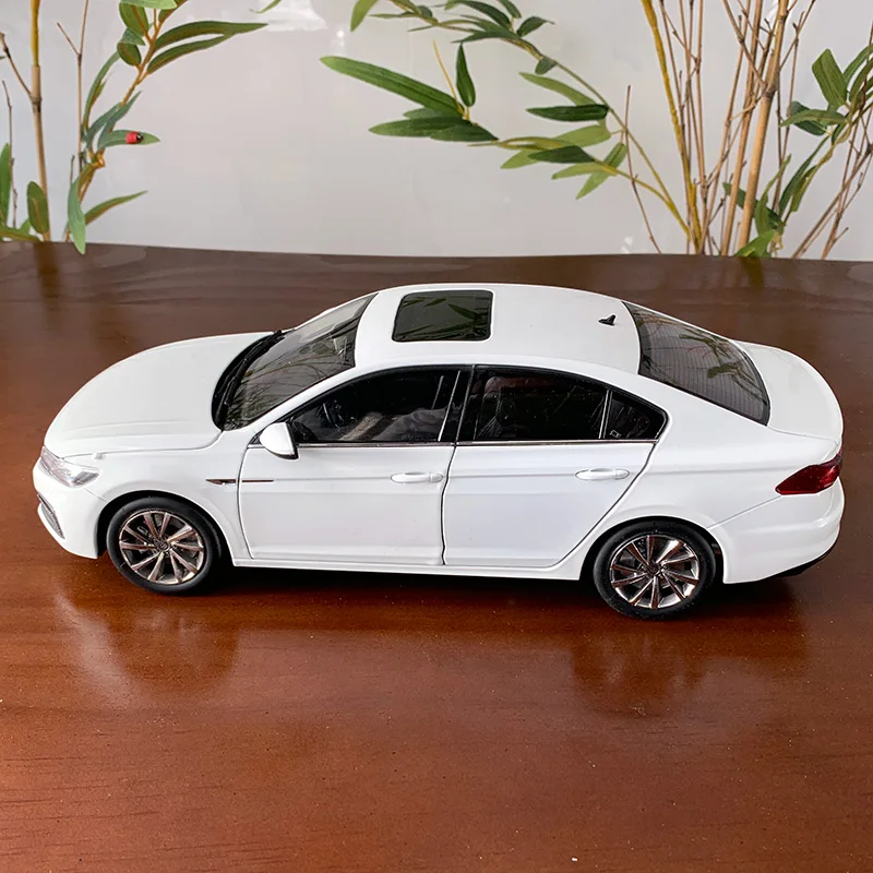 Dealer Edition Car Model,1:18 Volkswagen Bora 2019,Europe Jetta MK5,Diecast Model for Collections,Display and Gift for Friends