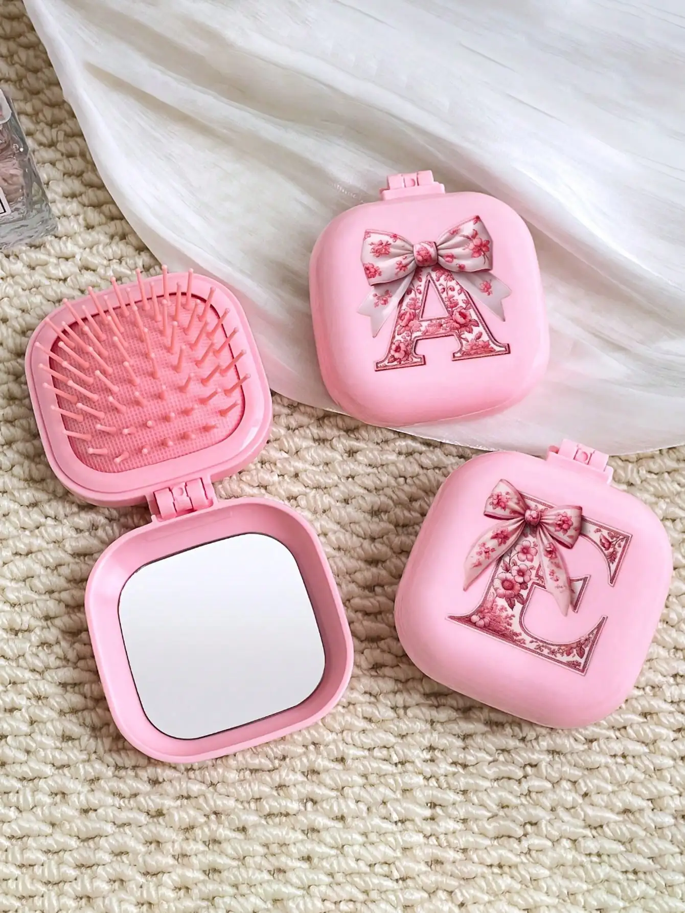 Pink Bow Letter Pattern Mini Comb With Mirror, Portable Dual-Function Makeup Mirror Comb, Ladies Foldable Air Cushion Massage Brush, Suitable For Travel, Camping, Office, Business Trip, Performance And Other Occasions