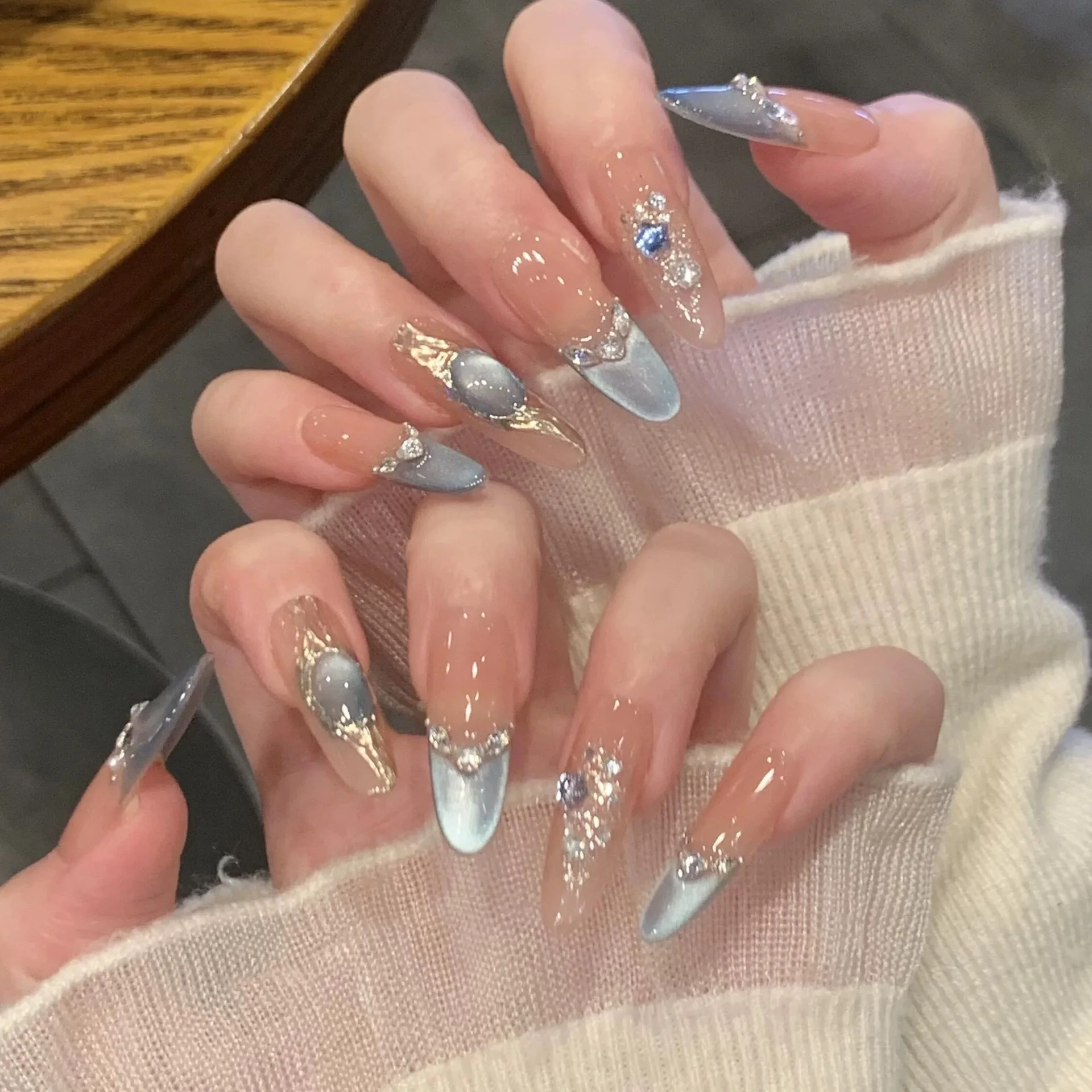 

10pcs Blue Diamond Handmade Fake Nails Tips Ocean French Long Oval False Nail Art Fashion Cat's Eye Press on Nails Sets Finished