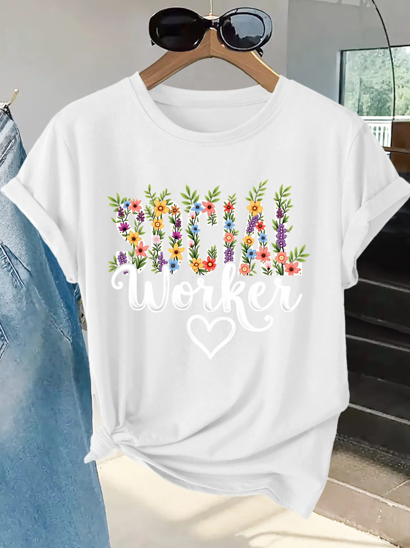 Women's T-shirt with Floral Print, Social Worker Text Print, Round Neck Skin Friendly Soft, Breathable, Daily Women's Top