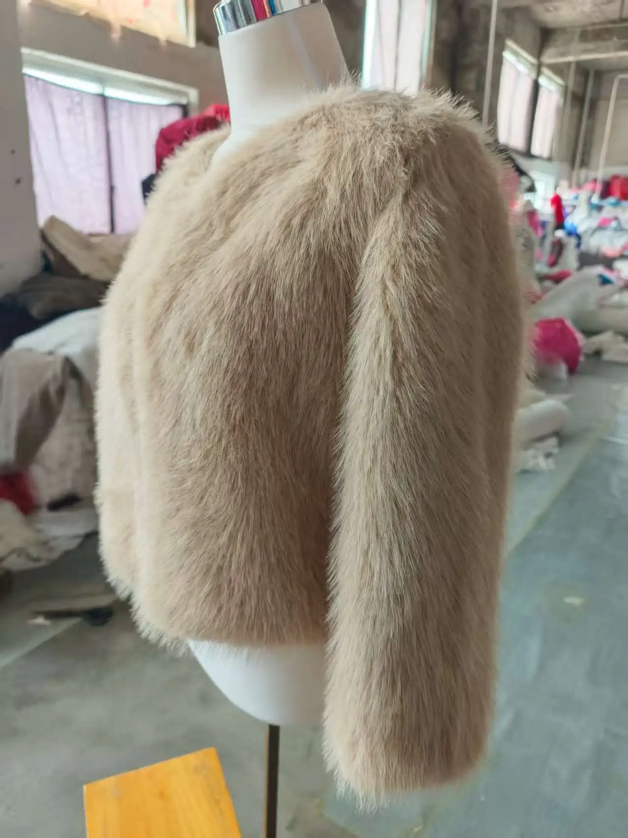 Cappotto in pelliccia sintetica Giacca soffice in pelliccia sintetica Manica lunga Risvolto Giacche invernali pelose Shaggy Moda Autunno Inverno Parka Cappotto corto