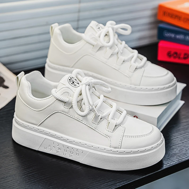 

2025 Men's Sport Shoes White Leather Sneakers Men Summer Casual Vulcanized Shoes Male Sneakers Black Skateboard Shoes Flat Sole