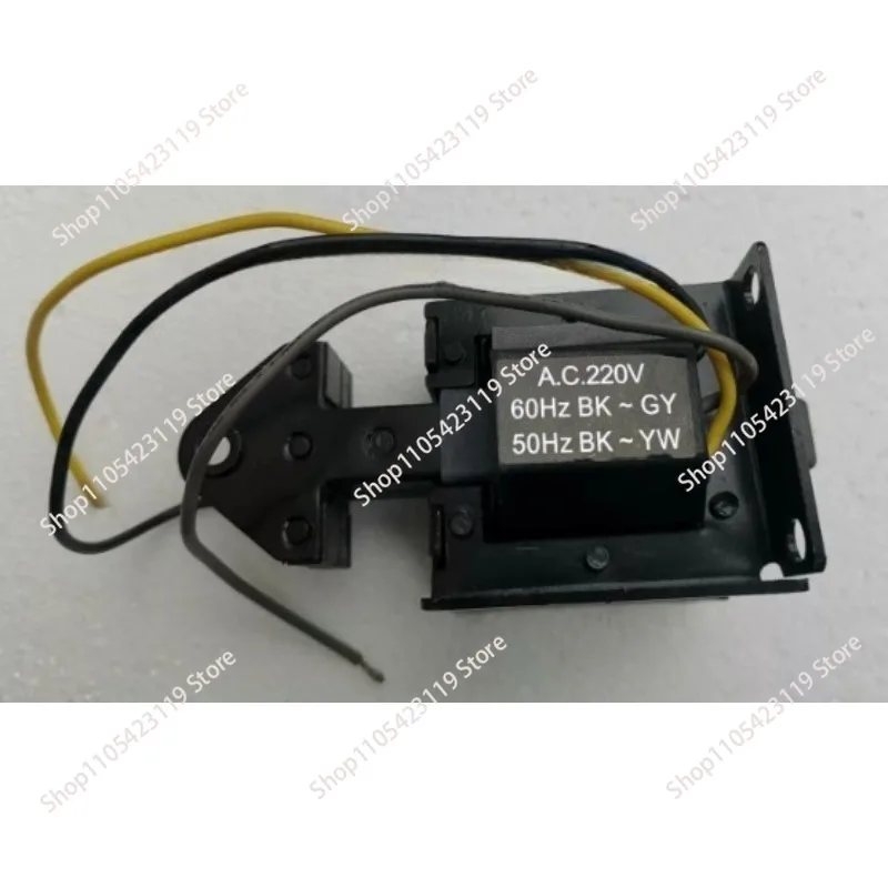 1PC SA4502 AC 220V 30mm Stroke 6Kg Force Solenoid Tractive Electromagnet