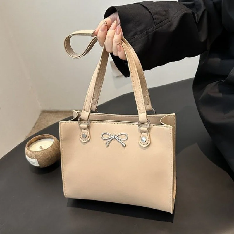 

High-End Luxury Brand Leather Ladies Crossbody Bag Famous Designer Fashionable Elegant Elegant Embellishment Vintage Daily Bag​