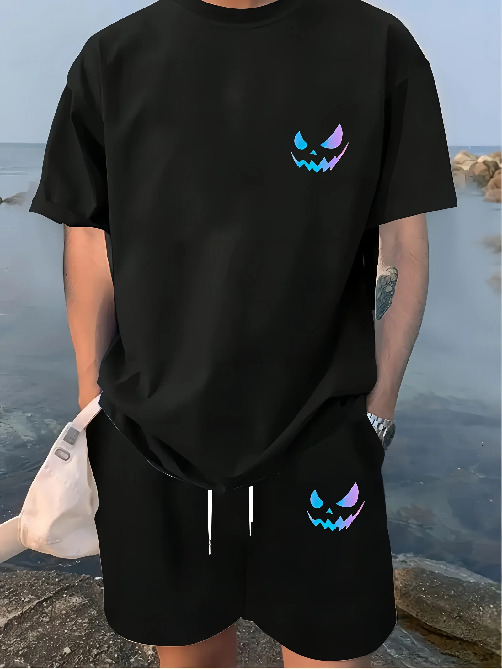 

Summer Hot Selling Men Sports and Leisure Set Men Street Wear Short Sleeve Set Popular Fluorescent Happy Pattern Quick Drying