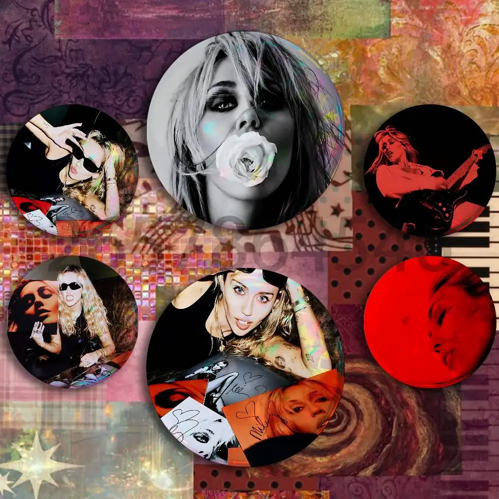B-Bass Persuades M-Miley Cyrus Badges Set  25 32 44 58 75 mm Round Customizable Wholesale Fan goods Self-made fan freebies