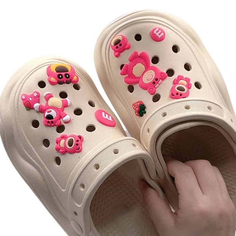 Zapatos de oso de dibujos animados en 3D, zuecos, sandalias, decoraciones de zapatos de jardín, juego de dijes, accesorios, regalos para niños