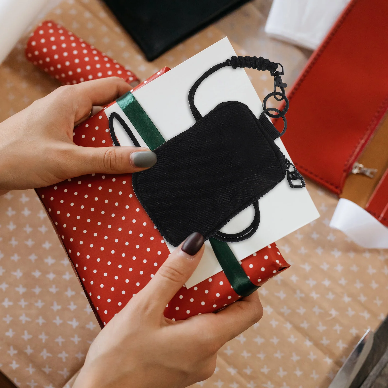 

Outdoor Leisure Lanyard Bag Portable Multi Functional Coin Purse Zipper Storage for Earphones Keys Cards Travel Sports