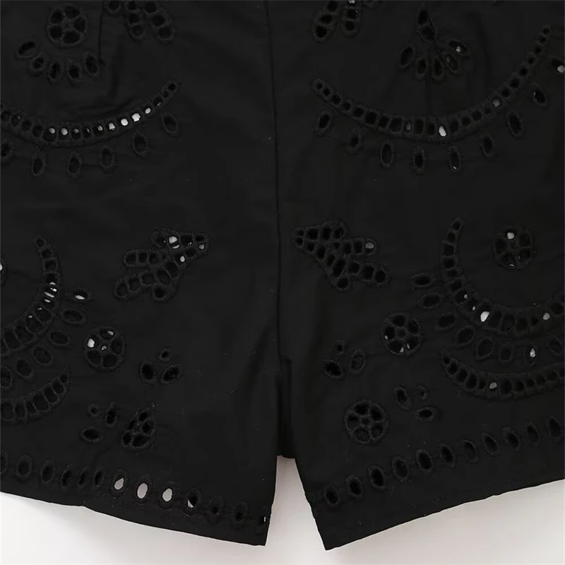 KEYANKETIAN 2025 letnie nowe damskie haftowane spodenki z dziurami wiatr wakacyjny boczny zamek błyskawiczny wysokiej talii cienkie Mini proste spodnie