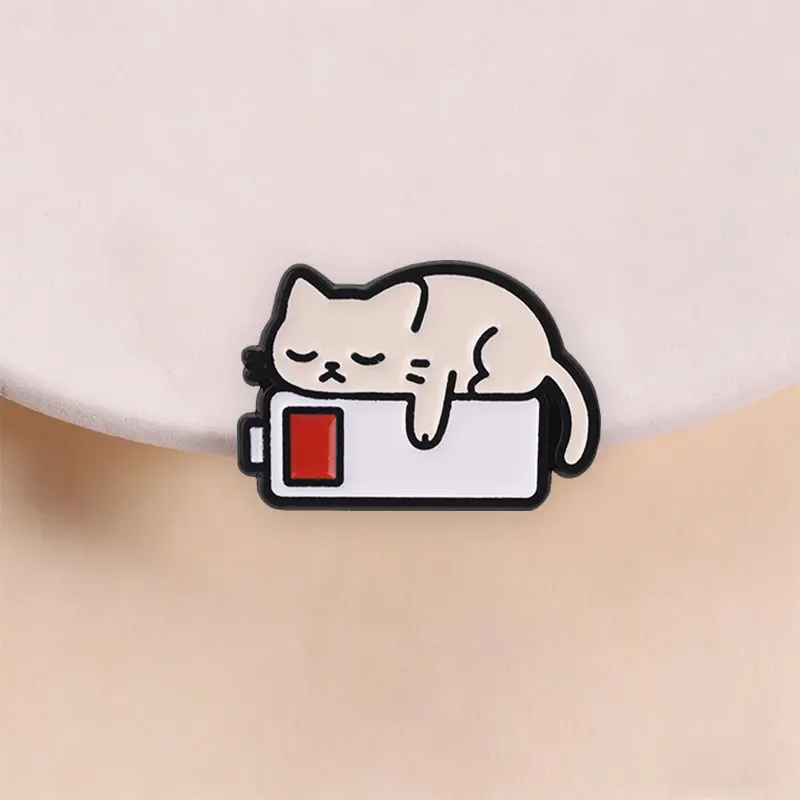 Low Battery Lying Cat Enamel Pin, Tired Kitty On Red Battery Brooch For Office Workers And Casual Bag Decoration