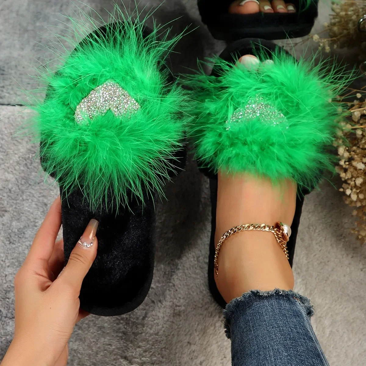 Warm Plush Slippers Women Slides Flat Low Heels Women Shoes Heart Bling Crystal Platform Fluffy Fur Slippers Shoes Zapatos