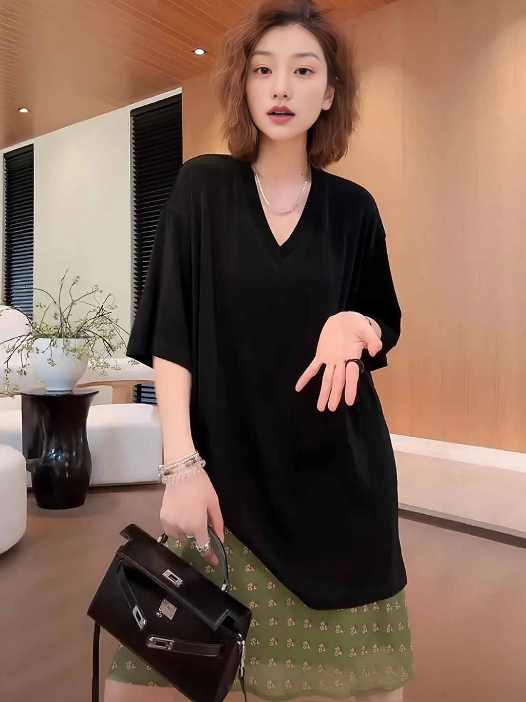 plus Size Women's Loose V-Neck Short Sleeve T-Shirt Black Mid-Length Cover Butt Slimming Top Comfortable Bigger Size Ladies' Tee