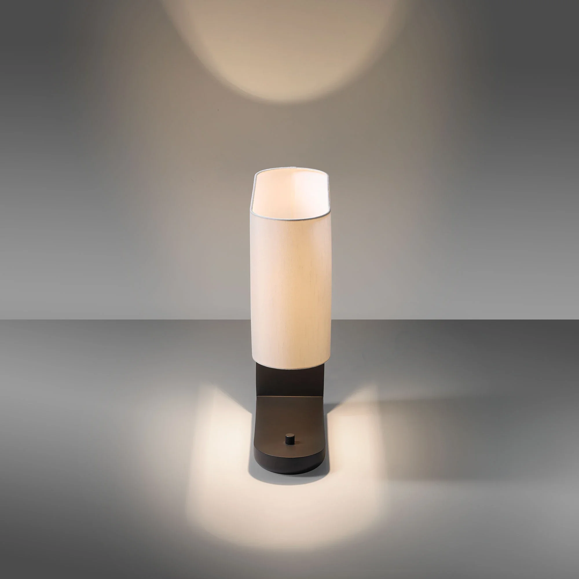 Factory Price Jonathan Browning Ambrault Brass Table Lamps Modern Luxury Led Linen Table Light Lighting For Reading room