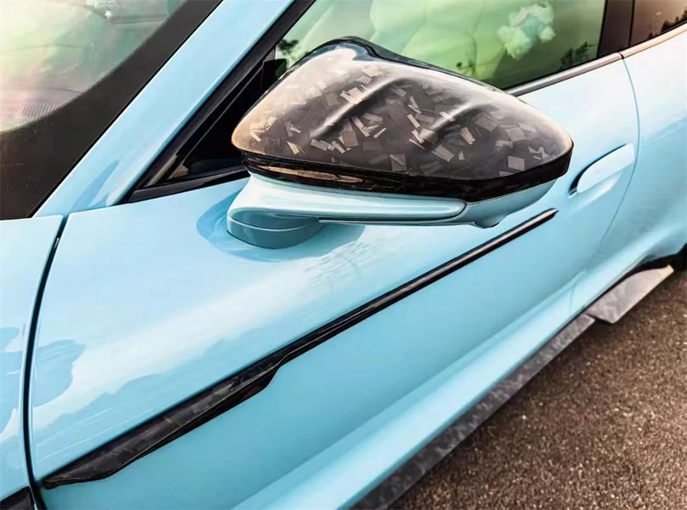 تستخدم لتعديل طقم الجسم Porsche Taycan مع طقم الجسم المزخرف للوحة الباب على شكل حرف M