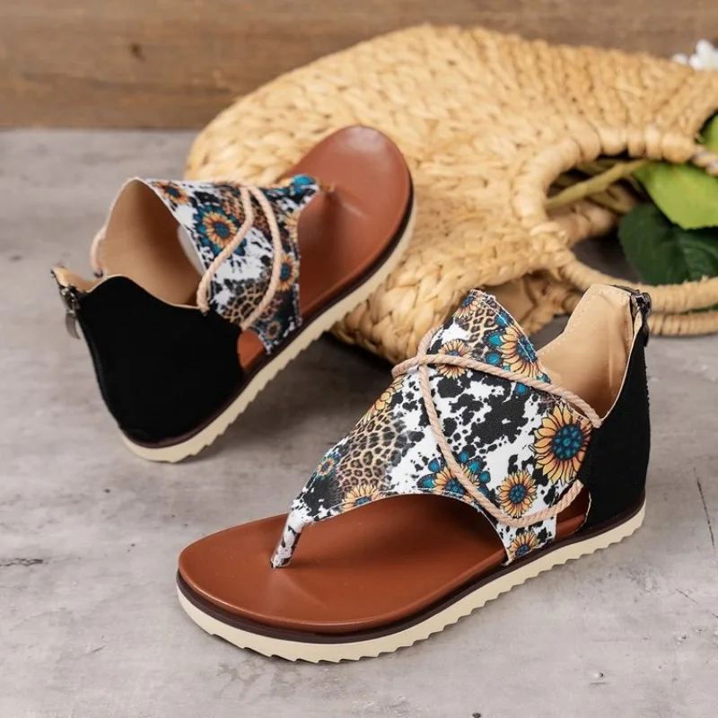 Sandal jepit wanita, sandal pantai motif macan tutul mawar gaya Roman Anti slip, liburan musim semi dan musim panas 2024