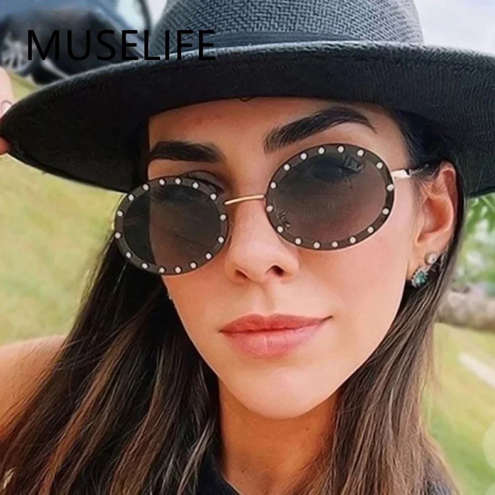 Diamentowa owalna mała ramka luksusowe okulary przeciwsłoneczne mężczyźni kobiety moda odcienie UV400 okulary Vintage