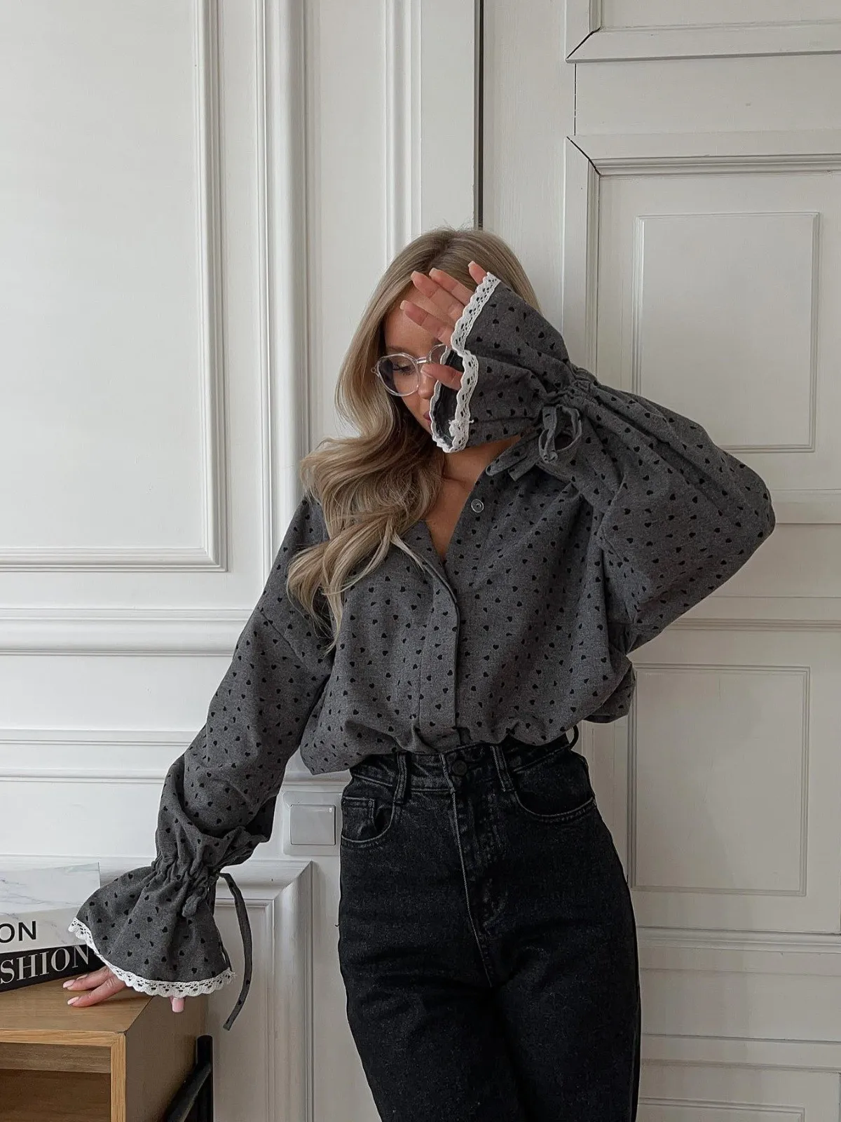

Sweet Collar Long Sleeve Shirt Women's Loose Polka Dot Lace Shirt Transient Style Polyester Fiber A-Class Safety Summer Season