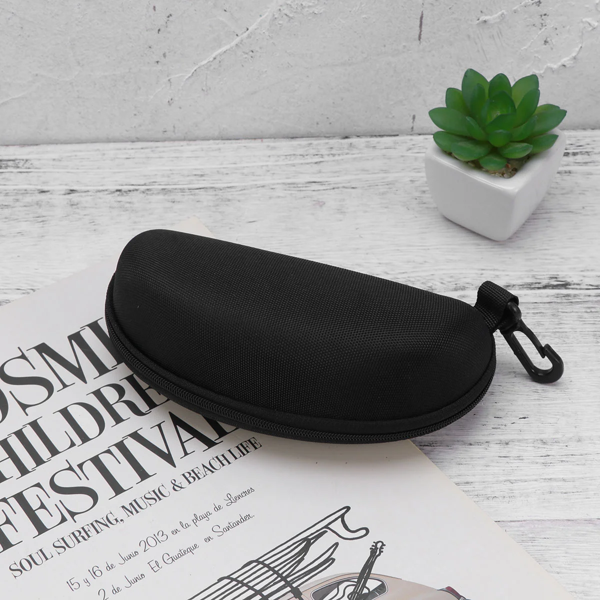 2pcs Universal Anti-pressure Zipper Eyeglasses Case Outdoor Sports Portable EVA Glasses Case Sunglasses Box Protector with Black