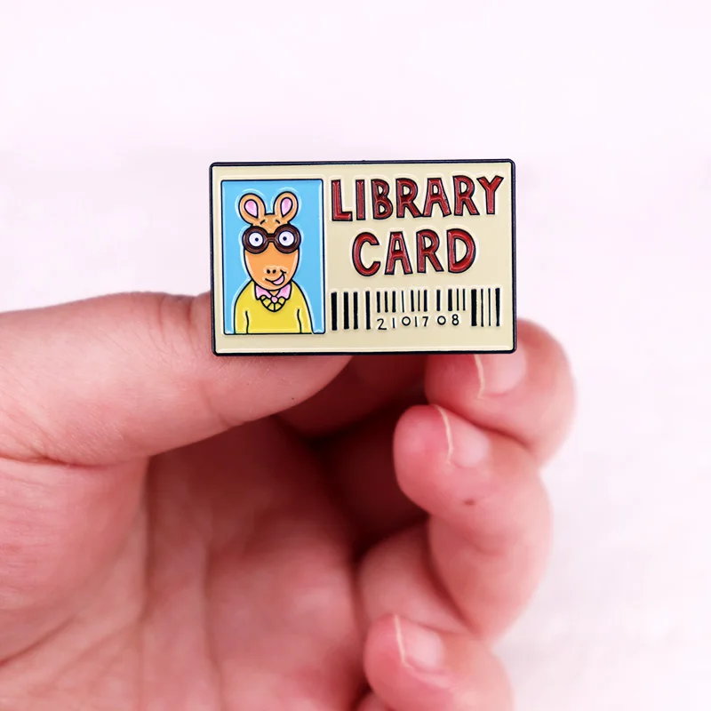 بطاقة مكتبة آرثر الكرتونية دبابيس المينا شارات مضحكة دبابيس مجوهرات هدية للأصدقاء